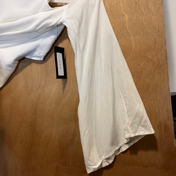 Blaque Label Cold Shoulder Top *NWT w/flaw* Off-White High Neck Trumpet Sleeve - Picture 6 of 11